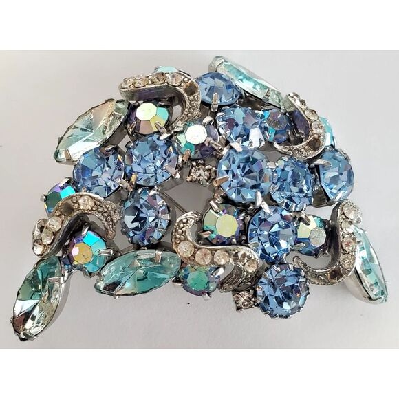 VTG Aurora Borealis Brooch Pin Powder Blue Rhinestones & Crystals Glowing Silver - Picture 12 of 16